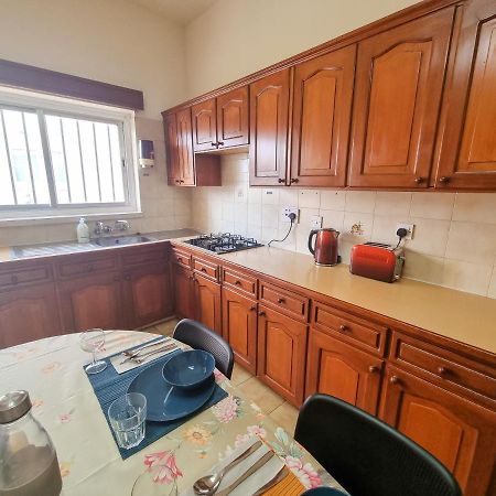 לרנקה Luxury City Rooms מראה חיצוני תמונה